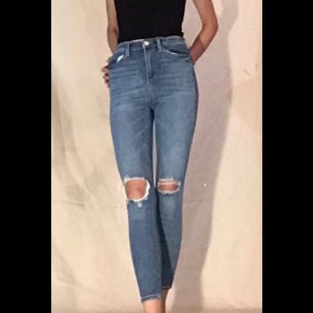 Ripped Juniors Mudd Jean